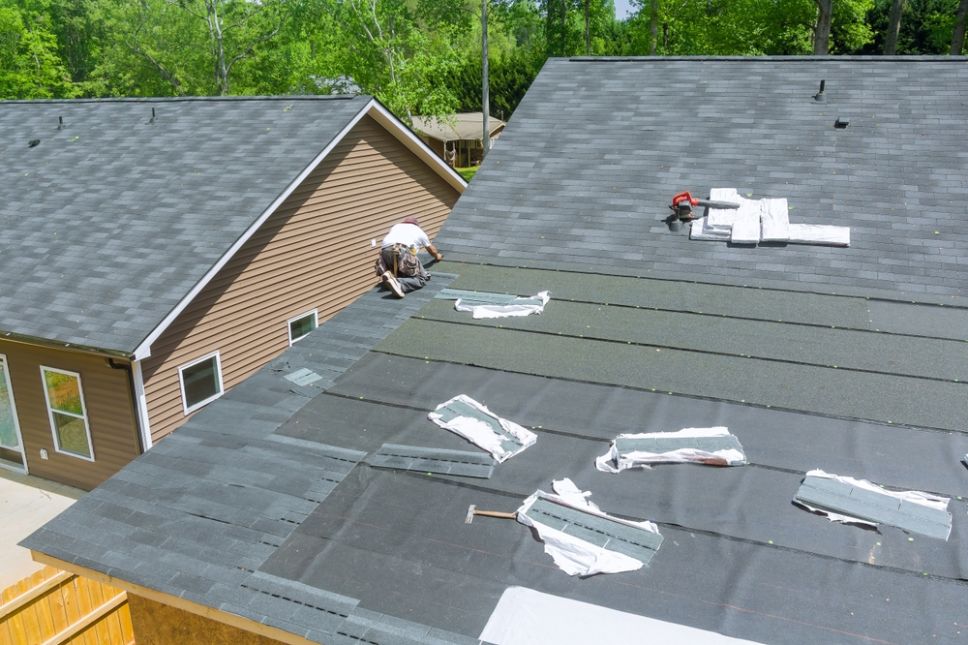 signs to repair roofs